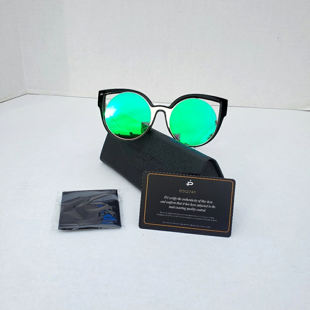 Privé Revaux mirrored polarized sunglasses